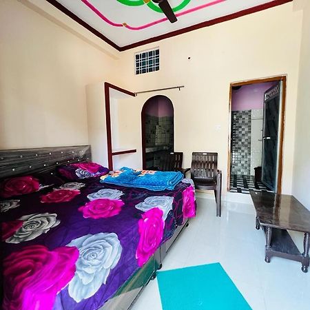 Gayatri Homestay Rudraprayāg Eksteriør billede